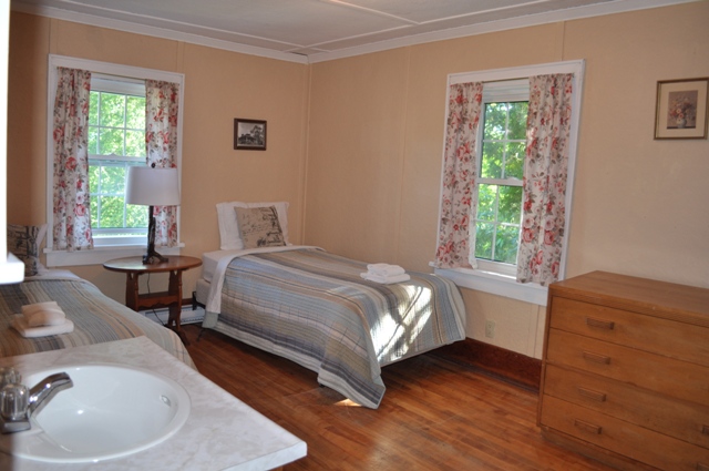 Lodge, bedroom 3 - 2 singles